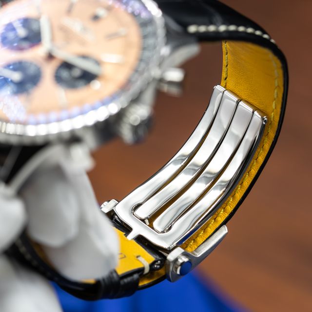 Breitling Navitimer B01 Chronograph 43 AB0138 Image 3